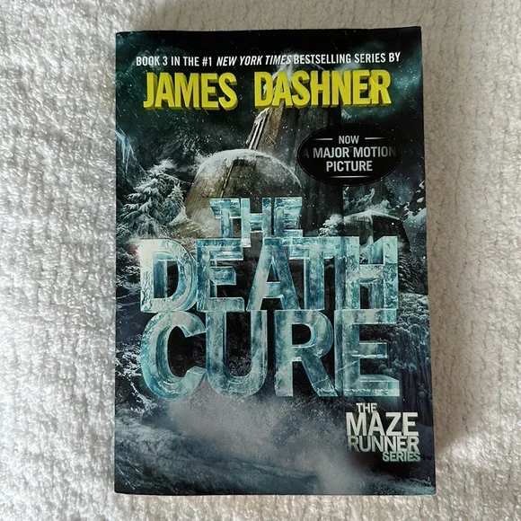 The Maze Runner Series. 4 books. - Picture 4 of 8